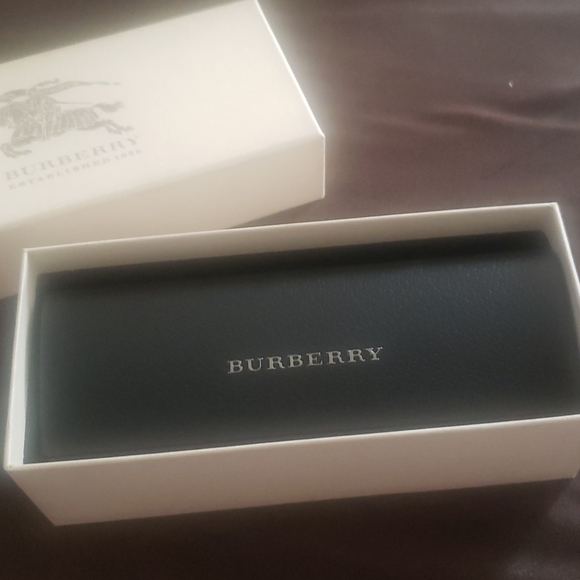 BURBERRY EYEGLASSES - Picture 2 of 4